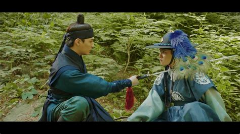 Lee yool falls off a cliff and nearly dies in an attempted assassination. 100 Days My Prince｜Episode 2｜Korean Dramas