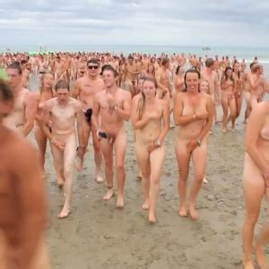 Famous Naked News Nude Theatre Shows Paparazzi Ooops Slip Page