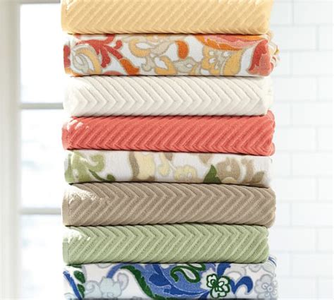 Pottery barn's aerospin luxe organic bath towels made our best list because of their unique dobby weave that gives them a super plush feel but also allows them to dry quickly. Valentina Printed Bath Towels | Pottery Barn