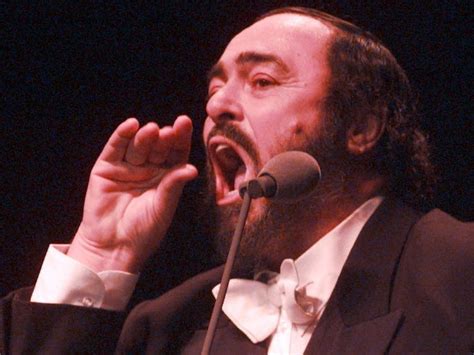 Day In History Nov 25 1995 Operas Legendary Pavarotti Wows