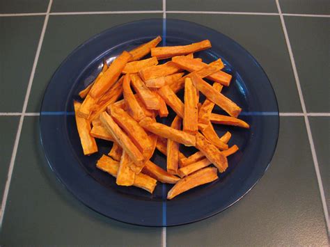 Grab the sweet potatoes/garnet yams and pierce them all over with a sharp paring knife. Sensible Recipes: Baked Sweet Potato/Yam Fries Recipe (Vegan)