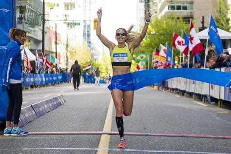 Video Catch The Finish Of The 2017 Bmo Vancouver Half Marathon