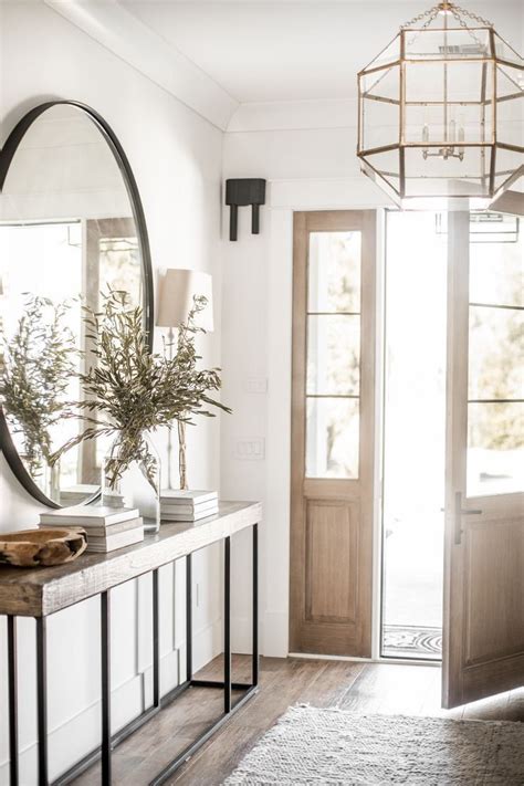 28 Wonderful Farmhouse Hallway Design Ideas To Revitalize Your Home