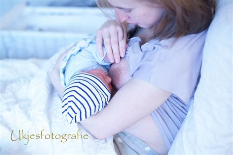 Beautiful Breastfeeding Moment Birthphotography Lifestyle Photography Ukjesfotografie