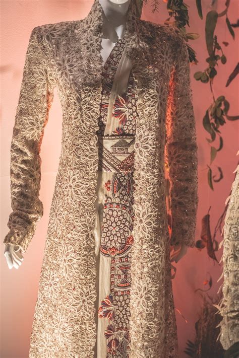 Anamika Khanna Couture'17 - HeadTilt | Anamika khanna, Fashion, Indian attire