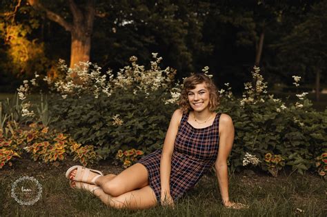 Pin On Senior Sessions By Lnm Photography
