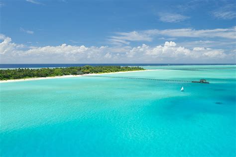 Holiday Island Resort Hotel Reviews Dhiffushi Island Maldives