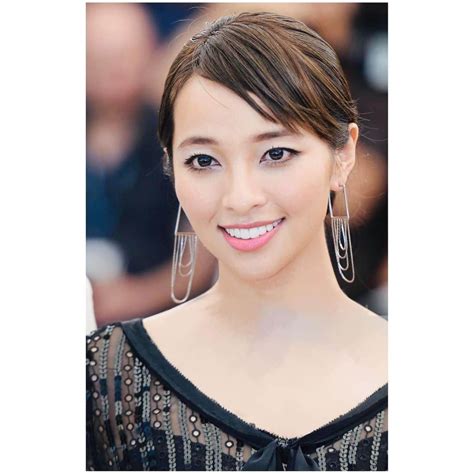 水崎綾女さんのインスタグラム写真 水崎綾女instagram「実は映画祭の時ね、発注ミスでメイクさんしか来てなくてヘアさんが居なかった