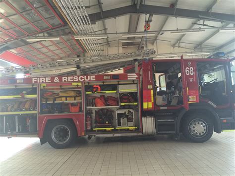 Bedfordshire Fire And Rescue Dunstable Pump Here We Can See Flickr