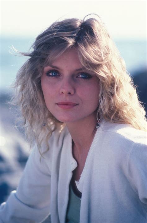 25 Fascinating Photographs Of A Young Michelle Pfeiffer In The 1980s