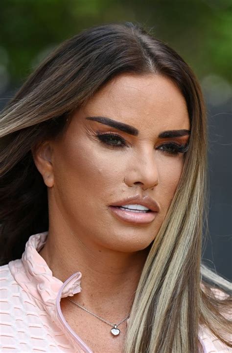 Katie Prices Scarred Face Seen Unfiltered For First Time After Fox