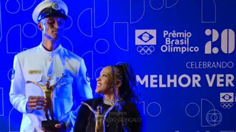rebeca andrade e alison dos santos são eleitos os melhores atletas de 2022 no prêmio brasil