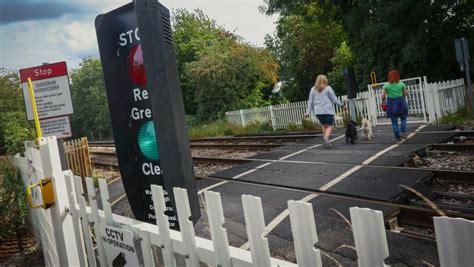 Rail Regulator Finalises New Guidance To Support Level Crossing Safety