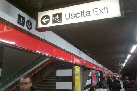Milano Metro Rossa Interrotta Per Un Suicidio A Turro