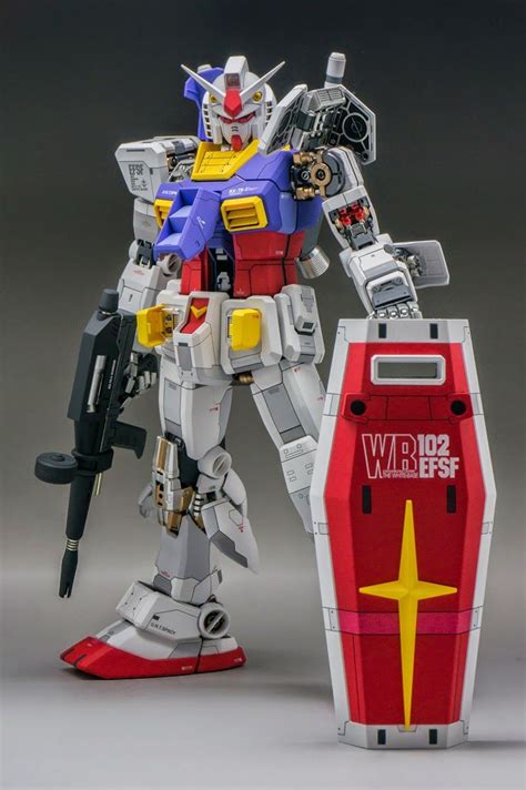 ■ movable axes are set at more than 90 locations throughout the body, which is the largest in the. PG 1/60 RX-78-2 Gundam - Painted Build | Gundam, Gundam ...