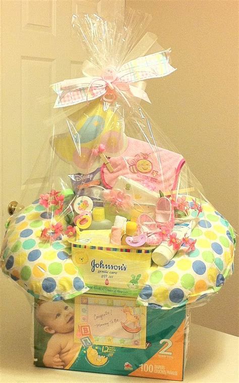 These are classic gifts items. DIY Baby Shower Gift Basket Ideas for Girls | Diy baby ...