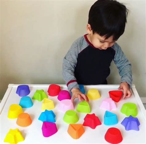Matching Shapes Toddler Activity * ages 1-3 ⋆ Raising Dragons