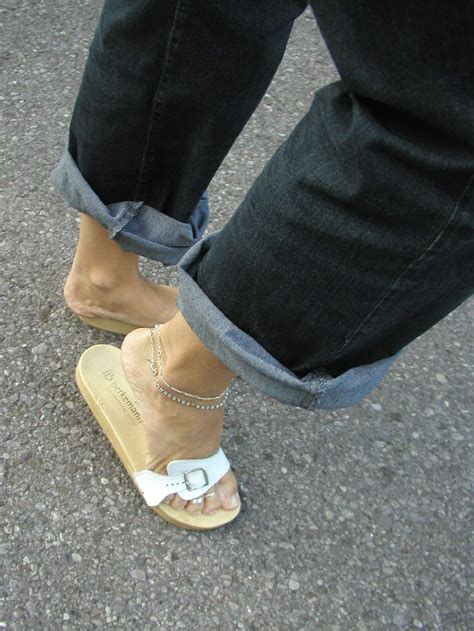 Pin Von Walk In Style Auf Wearing Wooden Sandals I Latschen Holzschuhe Klepper