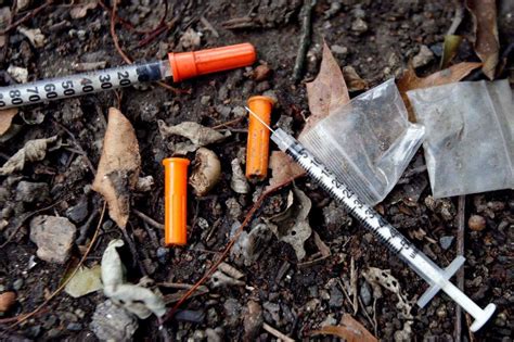 Local Over 32k Discarded Syringe Needles Litter Nyc Public Spaces