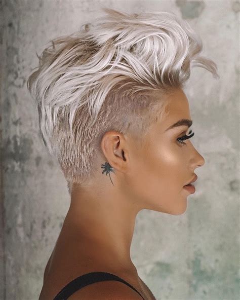 40 Easy Hairstyles For Women With Short Hair
