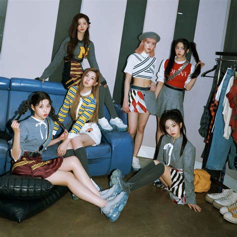 Nmixx Ot Icon Love Me Like New Love South Korean Girls Korean Girl Groups Debut Bias Let
