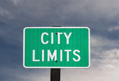 960 City Limit Sign Pics Stock Photos Pictures And Royalty Free Images