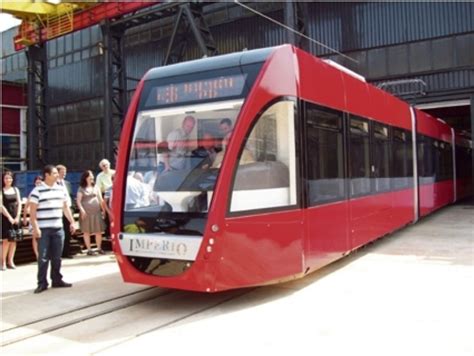 Arădenii produc cel mai modern şi economic tramvai din lume Șoferi din România