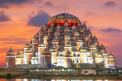 Keunikan Masjid 99 Kubah Yang Kini Menjadi Icon Baru Di Kota Makassar