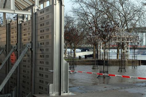 Der mai war gebietsweise der niederschlagreichste seit beginn der wetteraufzeichnungen gewesen; Hochwasserschutz - Stadt Köln