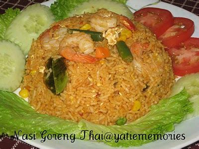 Kebetulan ada ayam di rumah ni bolehlah cuba buat nasi ayam thai yang viral hari tu. nasi goreng thai - Hello Chef!