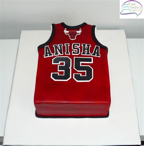 Chicago Bulls Singlet Cake For A Basketball Lover Birthday Cakes For Men 30th Birthday Cakes