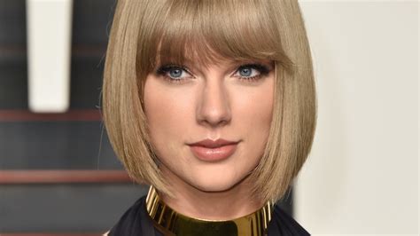This Taylor Swift Lookalike Is One Of The Eeriest Celeb Doppelgangers