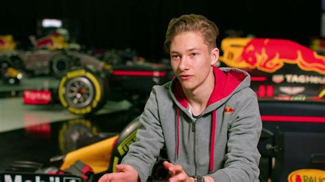 Bli Enda Bedre Kjent Med Norges Nye Formel 1 Håp Dennis Hauger 15