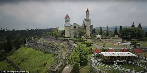 Inside The Abandoned Disney World Of The Philippines Daily Mail Online