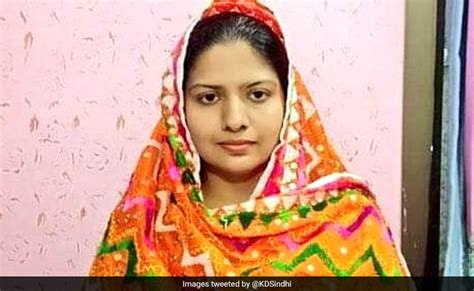 In A First Hindu Woman Pushpa Kohli Becomes Police Officer In Pakistan