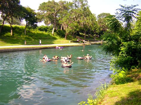 Perfect Summer Fun Tubing Down The Comal River In New Braunfels Texas