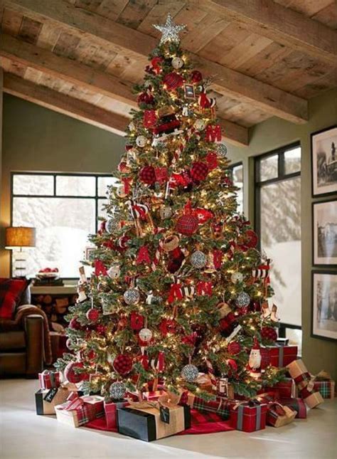 10 Real Christmas Tree Decorated