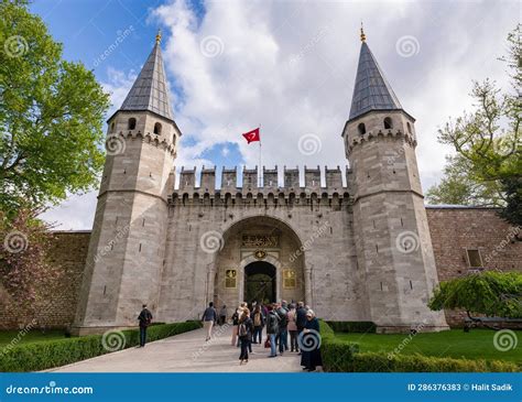 Topkapi Palace The Large Gate Of Salutation Leads To The Second
