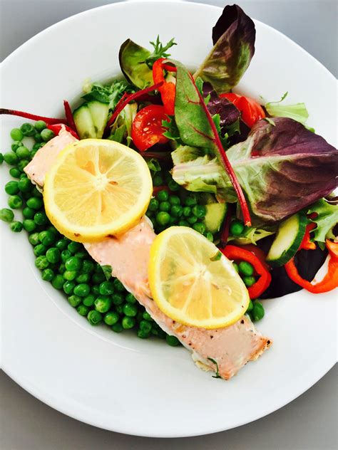 Salmon can be replaced by any fish steak or fillet, or by boneless, skinless. Simple salmon baked in foil | Daisies & Pie