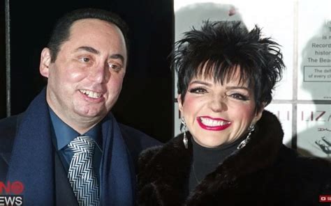 Liza Minnellis Ex Husband Found Dead In London The Times Of Israel
