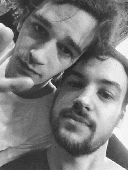 the matty healy and the ross macdonald the 1975 the 1975 matty healy george daniel