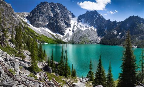 A Turquoise Alpine Lake In The Central Cascade Mountain Region Of The Washington State Oc