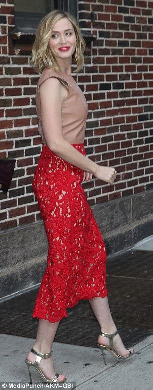 Scarlet Fever Emily Blunt Rocks Red Lips With Matching Lace Skirt For The Late Show Daily