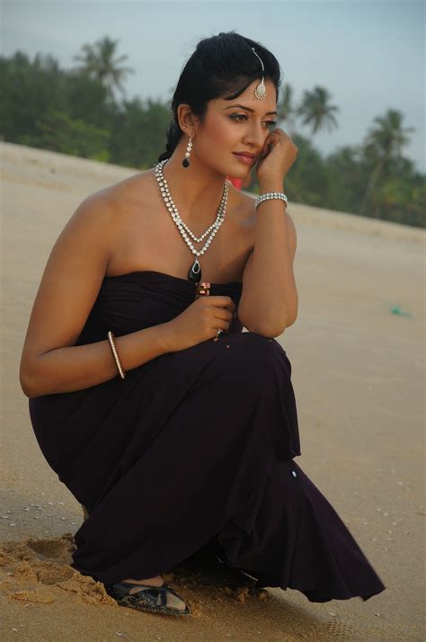 Vimala Raman Sexy Hot Latest Stills Pics Actress ShOts