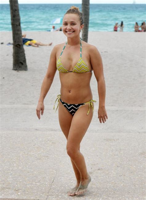 Hottest Hayden Panettiere Bikini Pictures Sizzling Hot Swimwear Photos Celebrityphotocuts