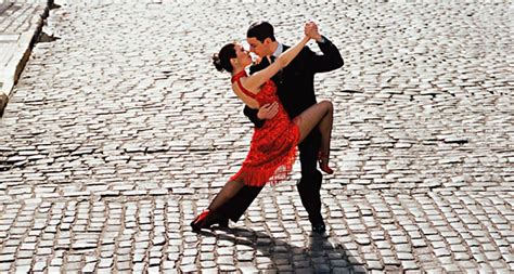 Tango En Buenos Aires La Ruta Obligada Del 2 Por 4 Porteño Buena Vibra