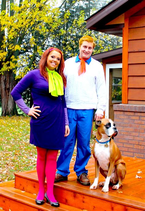 You can turn a plain white tee to blue for fred. DIY Halloween Costume. Fred. Daphne. Scooby. | Fred and daphne costume, Daphne costume, Scooby ...