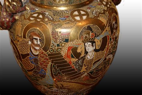 Bellissimo Grande Vaso Satsuma Giapponese In Porcellana Dorata Decorata
