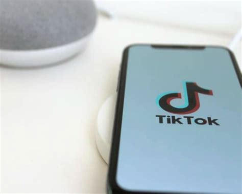 Online Searches Drop For Tik Tok Wechat Shareit As India Bans Chinese