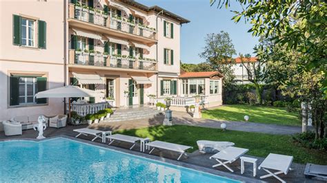 Andrea Bocelli’s Seaside Palace Is an Italian Dream | Architectural Digest